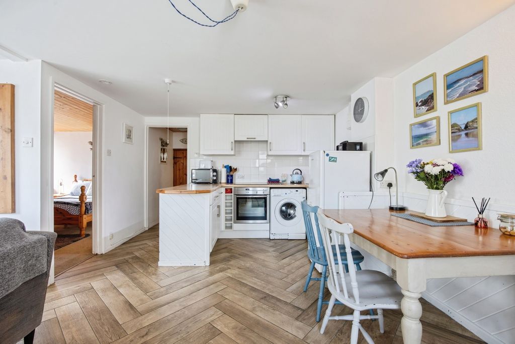 Property photo 2 of 22 Pbox-Img.Jpg