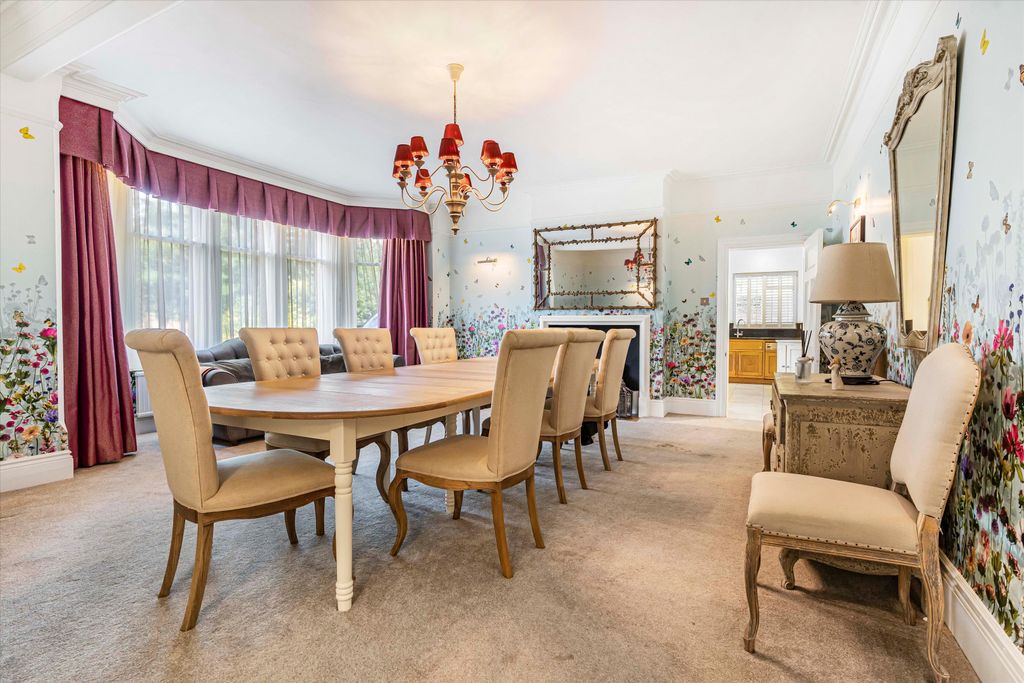 Property photo 3 of 24 Image