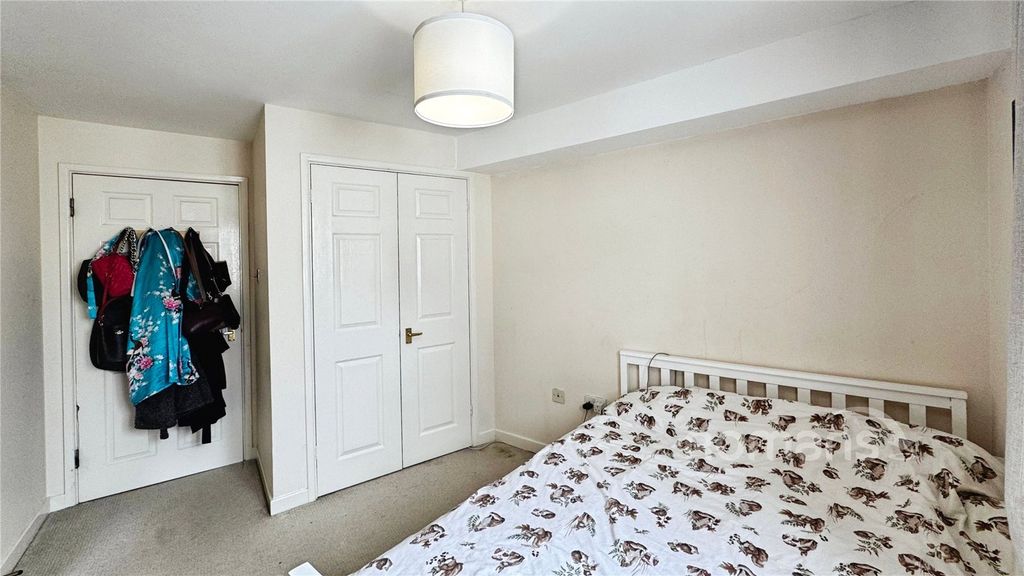 Property photo 3 of 8 Picture No. 10