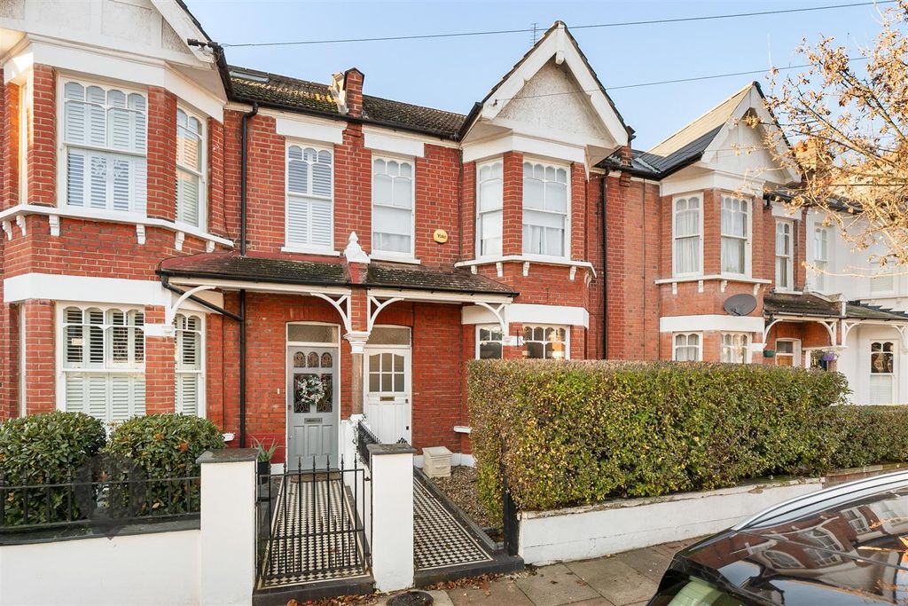 Property photo 1 of 7 External