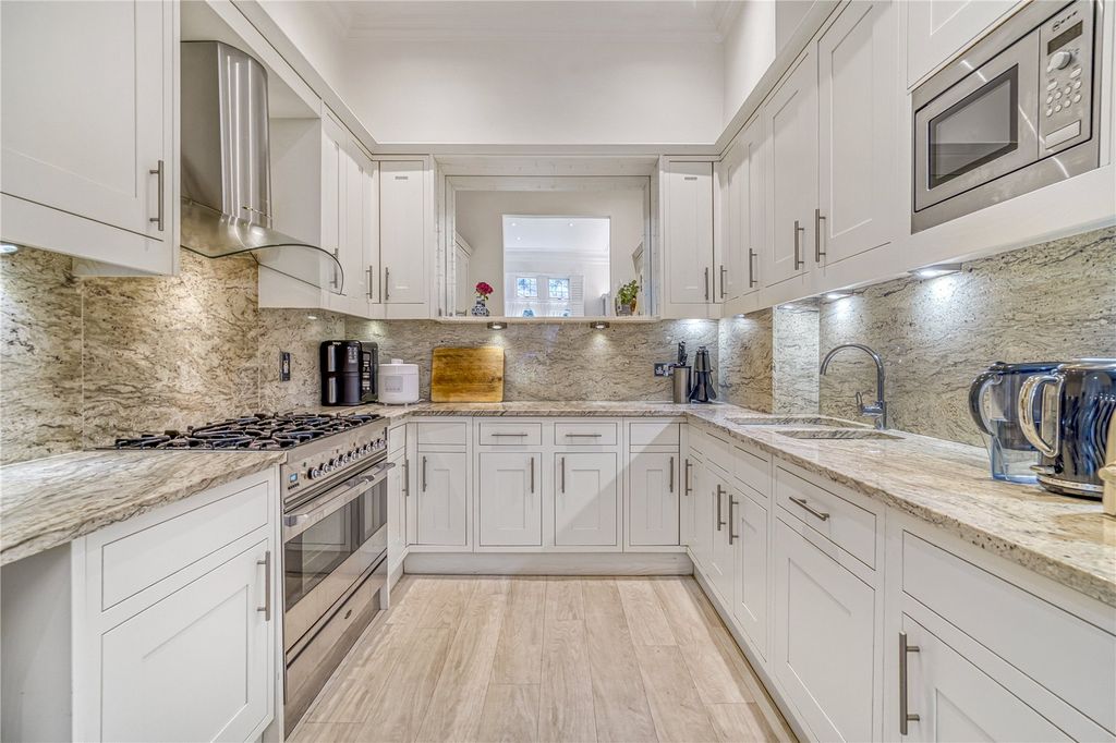 Property photo 2 of 14 Kitchen