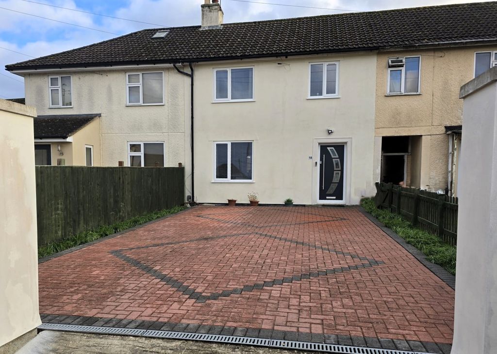 Property photo 1 of 13 Newfront