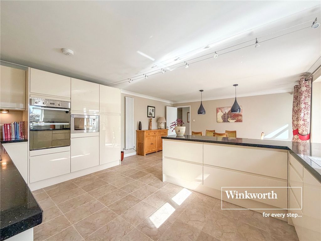 Property photo 3 of 18 Picture No. 29