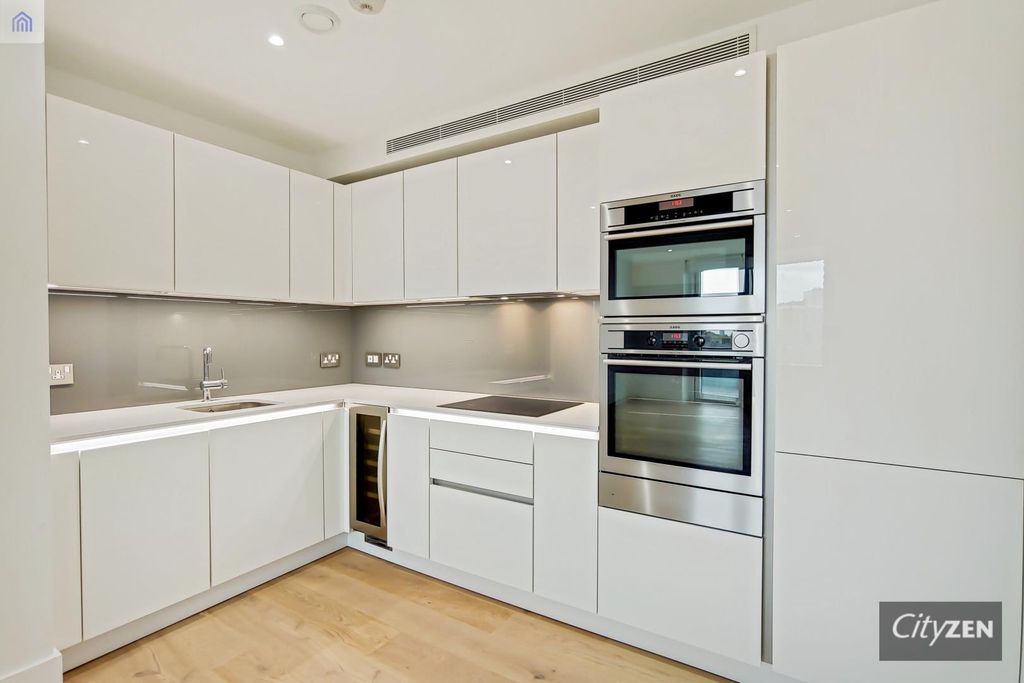 Property photo 3 of 16 Kitchen