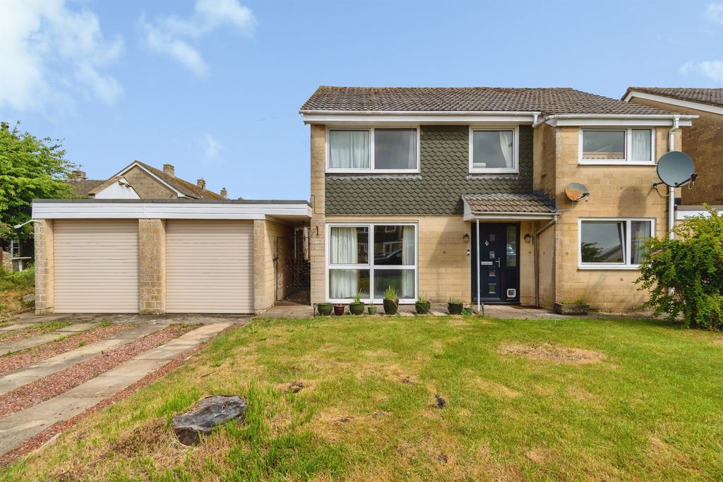 Property photo 1 of 18