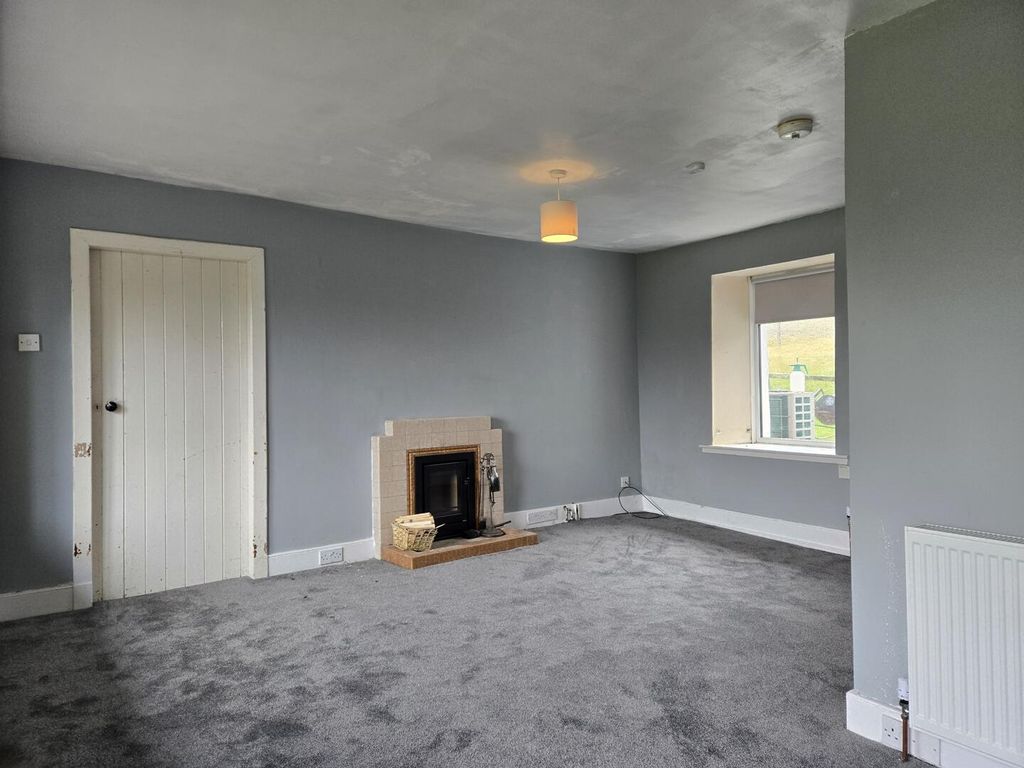 Property photo 3 of 23 Living Room