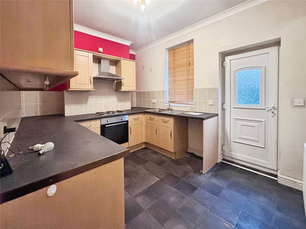 Property photo 2 of 9 Kitchen