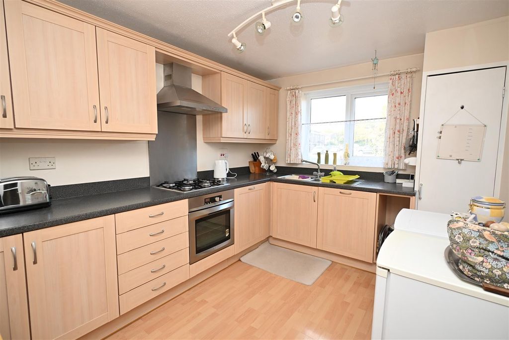 Property photo 2 of 15 Kitchen
