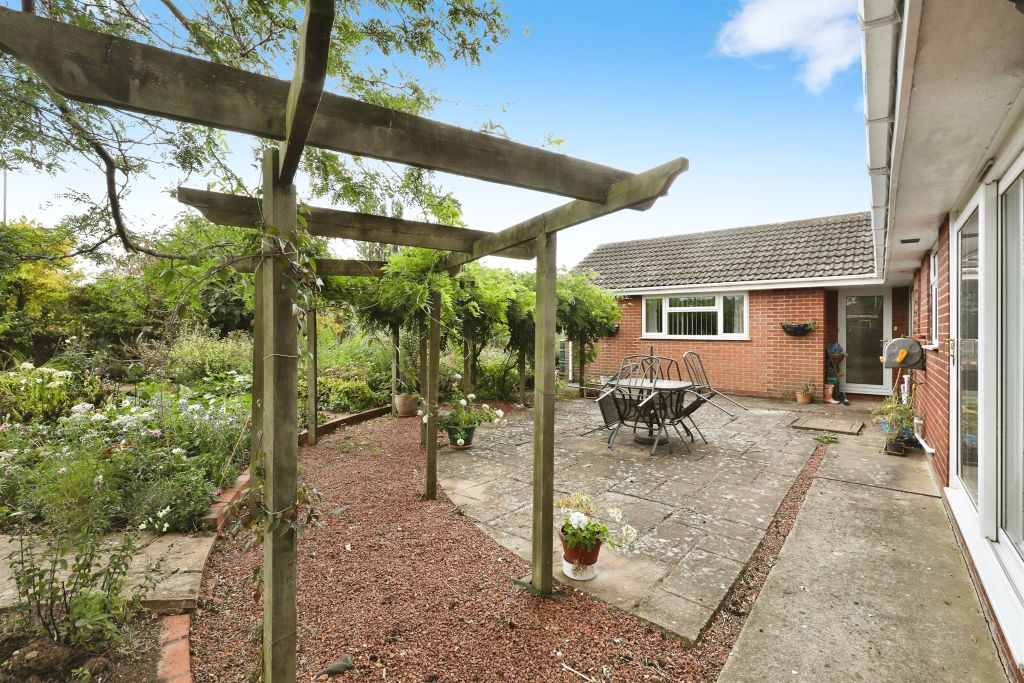 Property photo 2 of 17