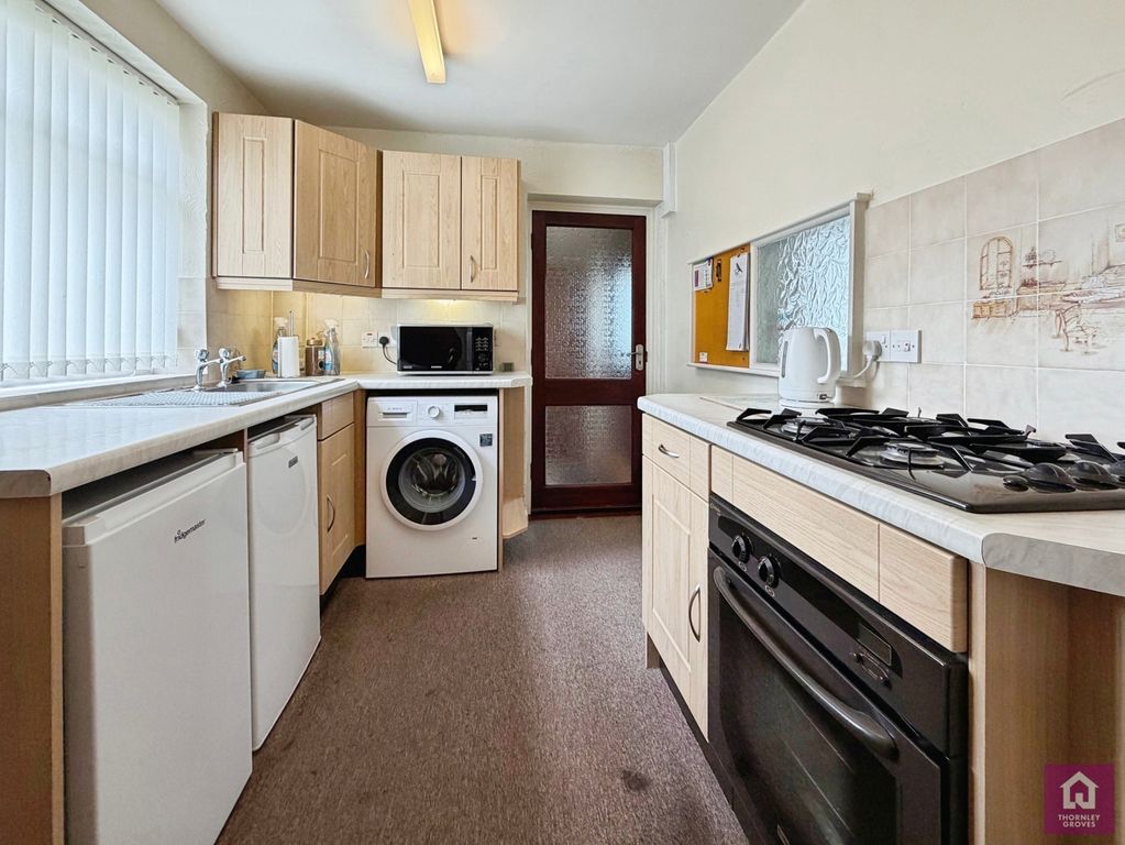 Property photo 3 of 14 Kitchen