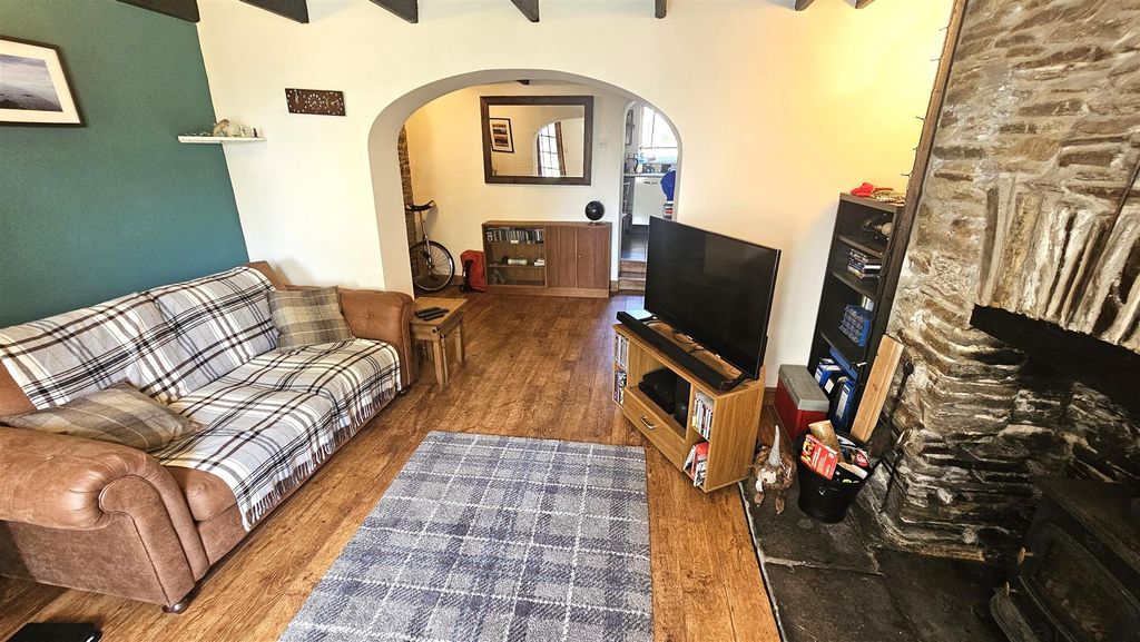 Property photo 2 of 15 Further Living Room.Jpg