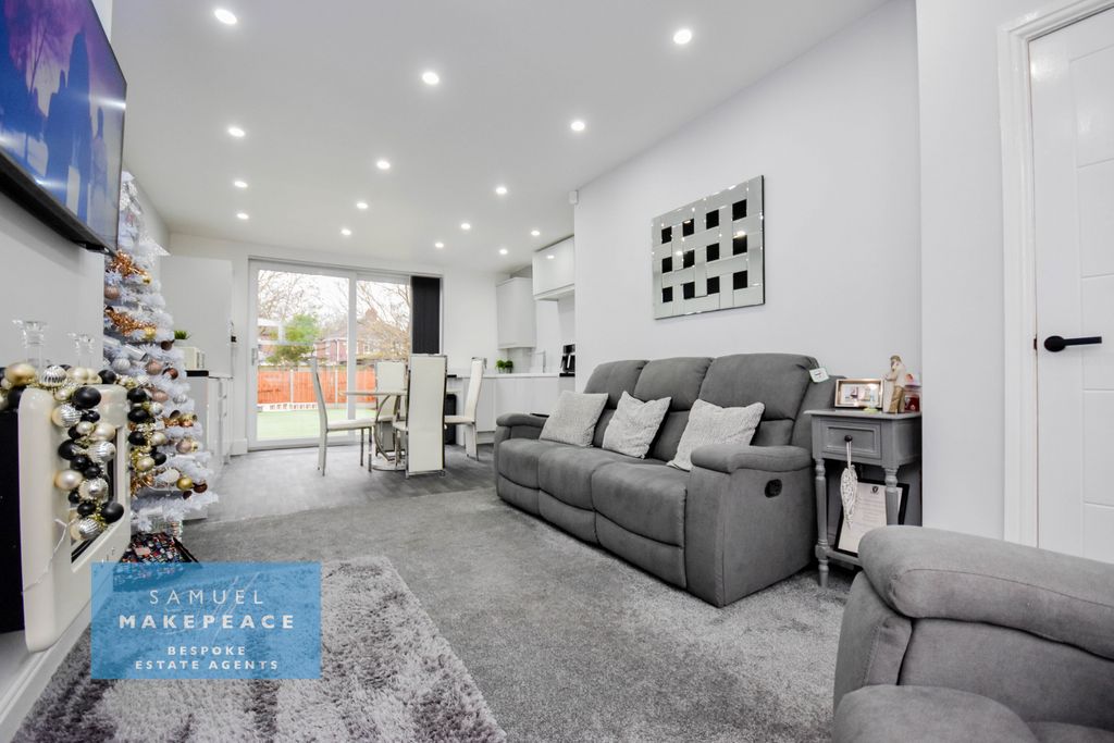 Property photo 2 of 17 Gallery