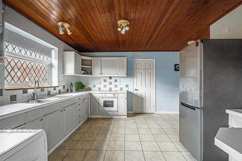 Property photo 3 of 22 15_67626.Jpg