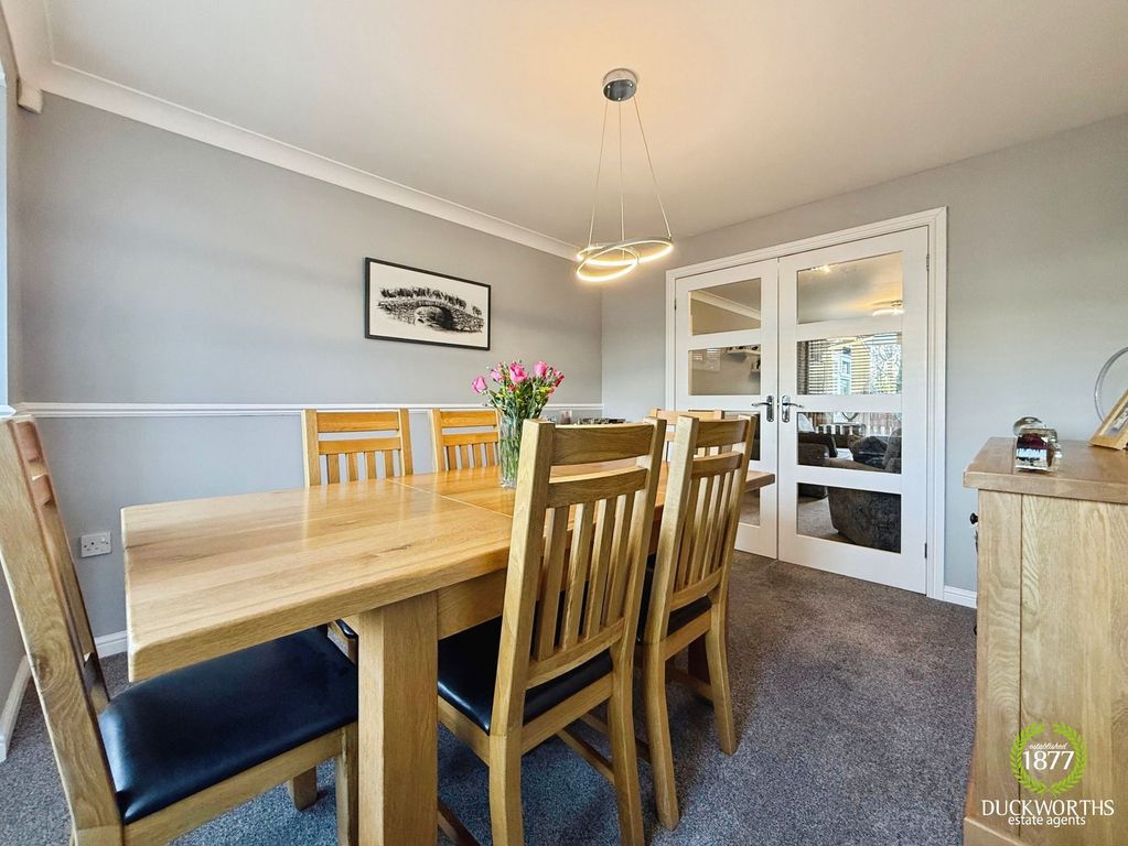 Property photo 3 of 34