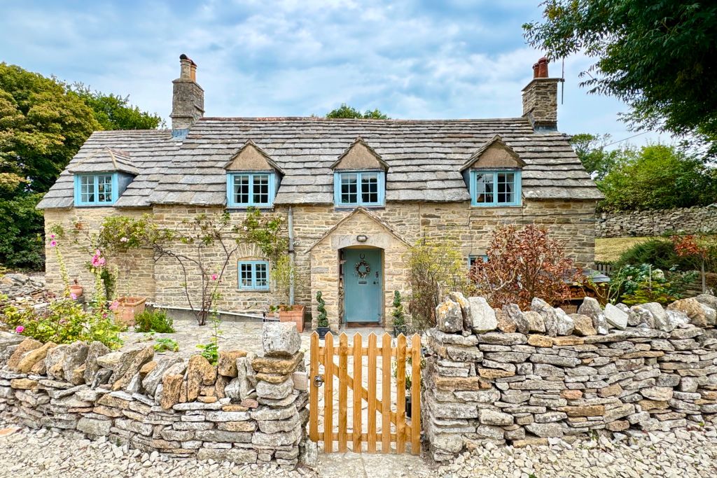 Property photo 1 of 19