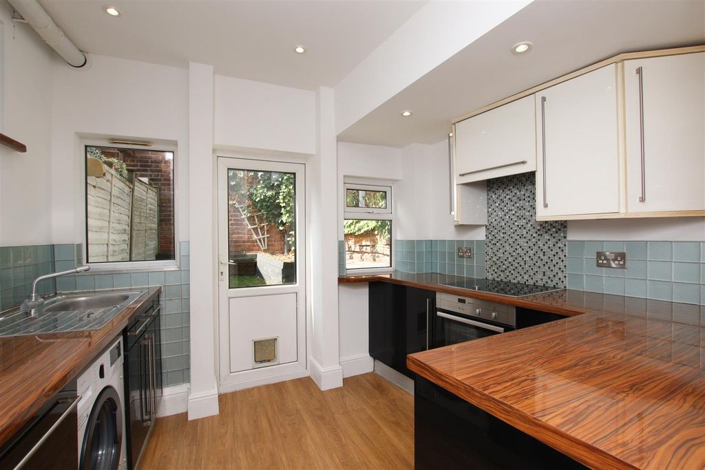 Property photo 2 of 10 Kitchen.Jpg