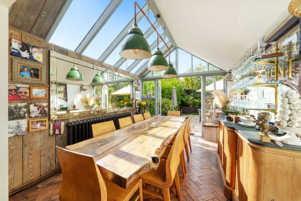 Property photo 2 of 46 1037053 (3).Jpg