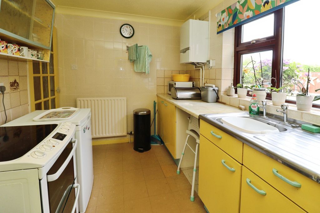 Property photo 2 of 11