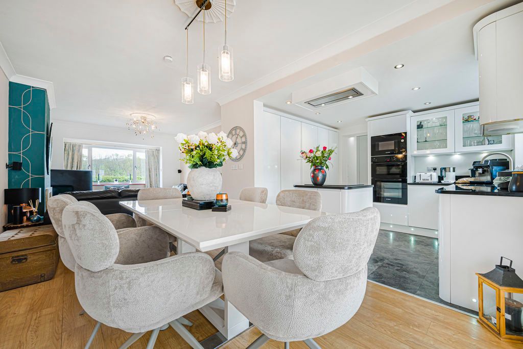 Property photo 3 of 28 Photo 14