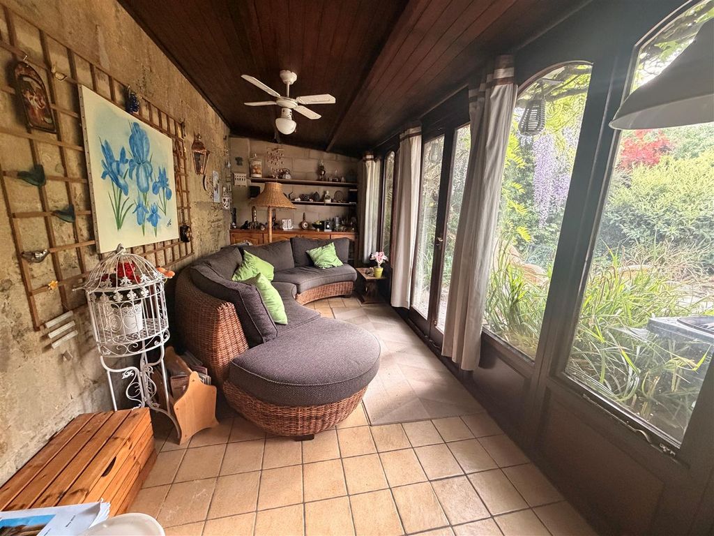 Property photo 3 of 18 Garden Room.Jpg