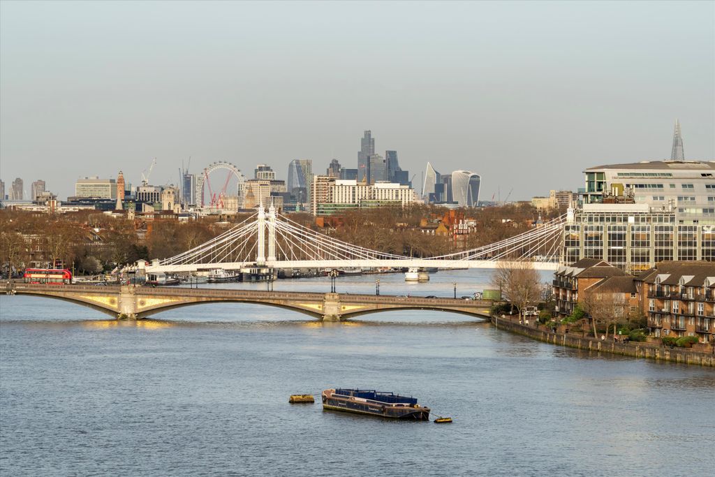 Property photo 2 of 18 Image