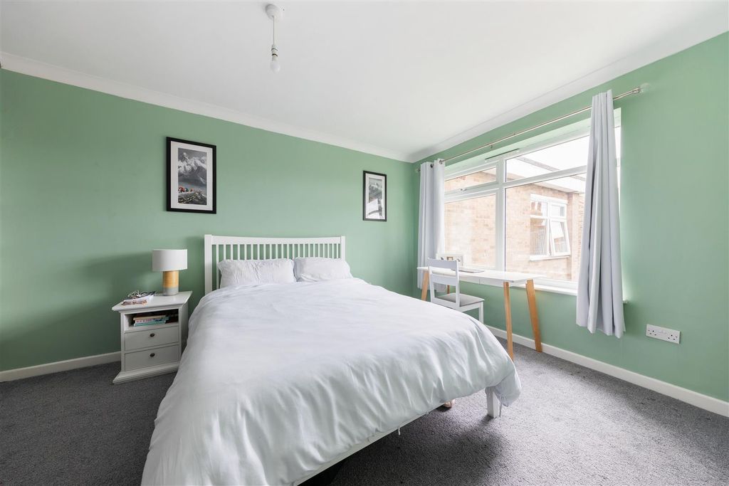Property photo 3 of 16 Handsworth Avenue, E4