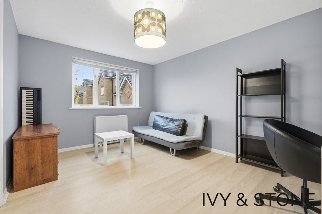 Property photo 1 of 17 4674020