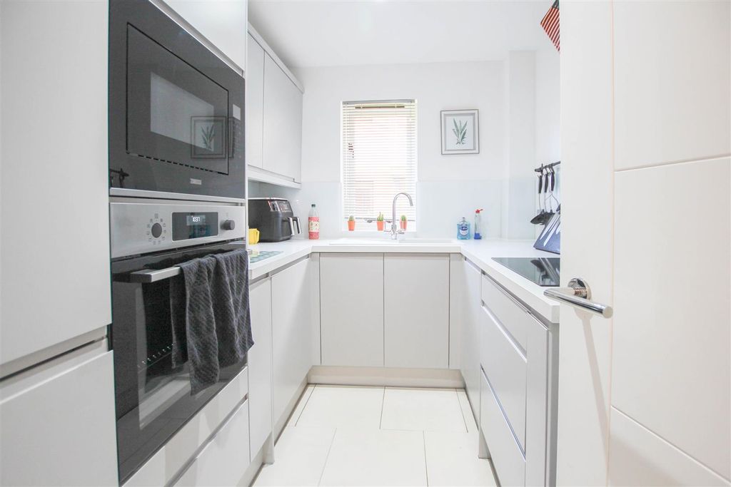 Property photo 2 of 13 Img_9916.Jpg