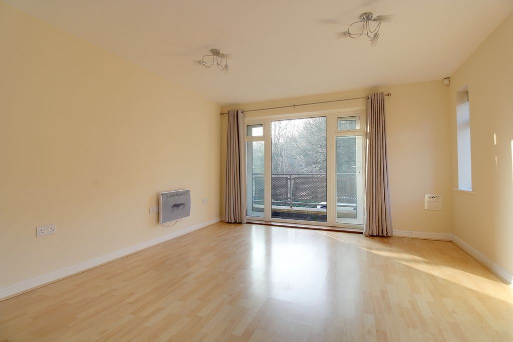 Property photo 2 of 9 Livingroom