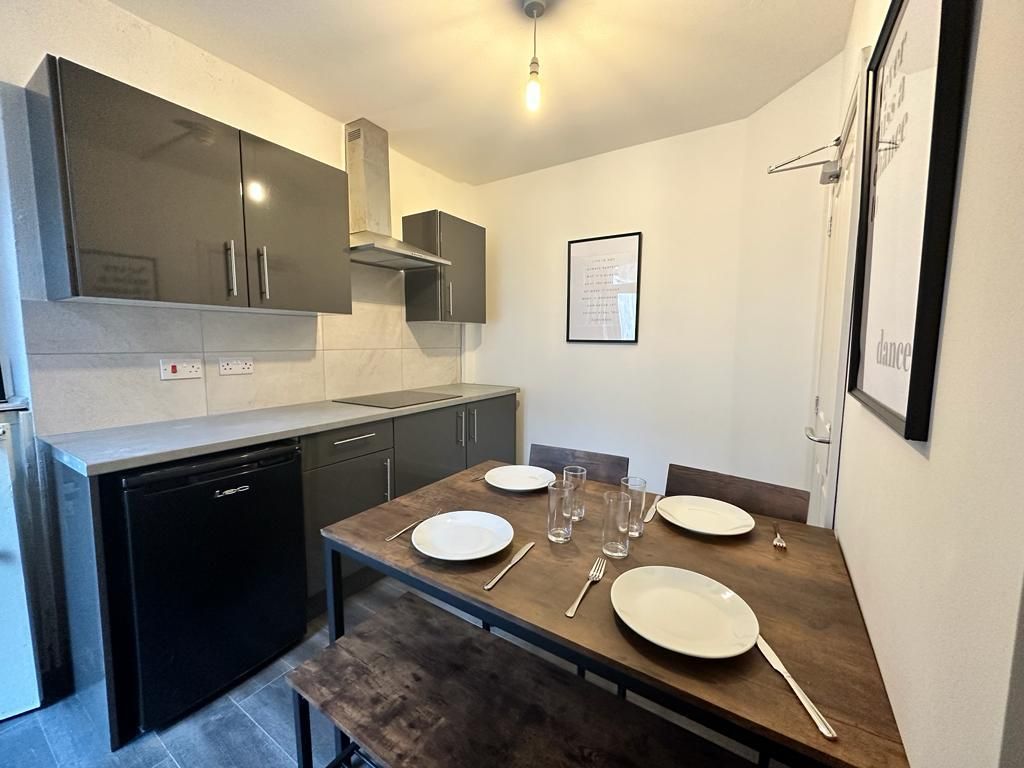 Property photo 2 of 13 2-4 Collinge Street (25).Jpeg