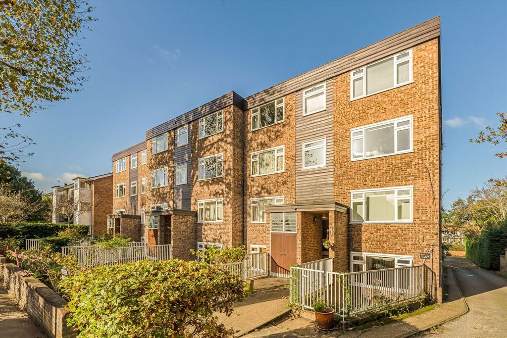 Property photo 1 of 6