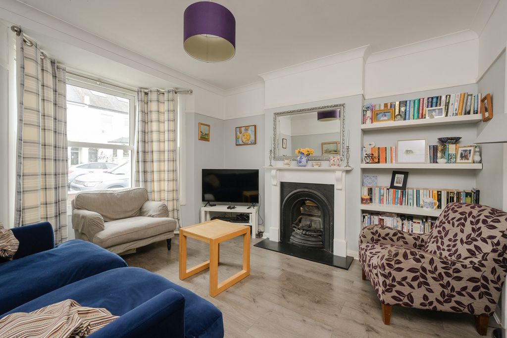 Property photo 2 of 16 Picture No. 15