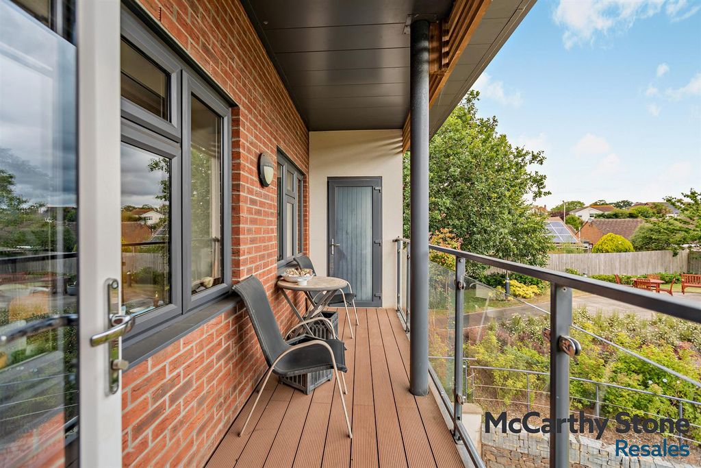 Property photo 3 of 17