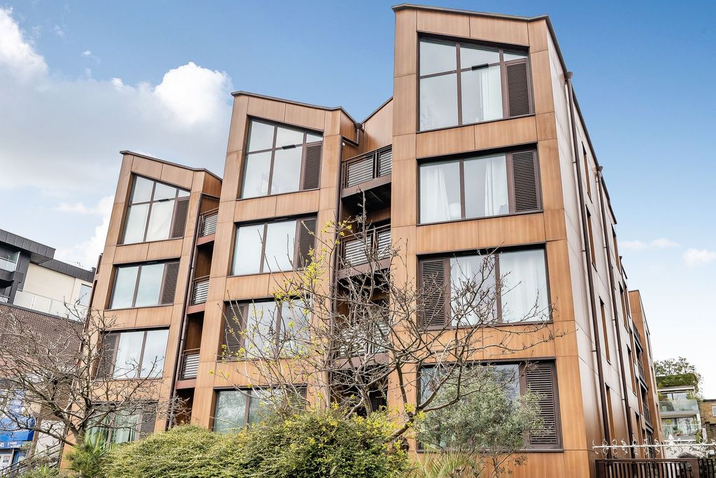 Property photo 2 of 20