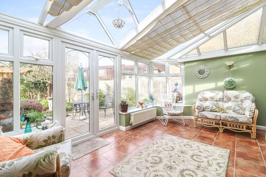 Additional image 8 of 3 bed semi-detached house for saleThe Crescent, Abbots Langley WD5