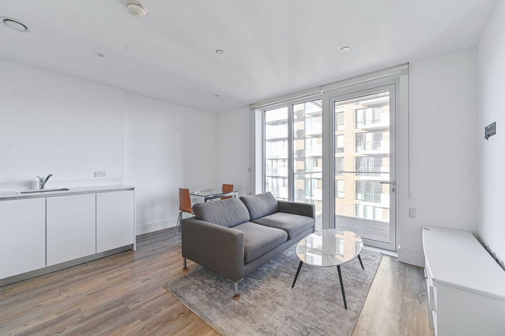 Property photo 3 of 16