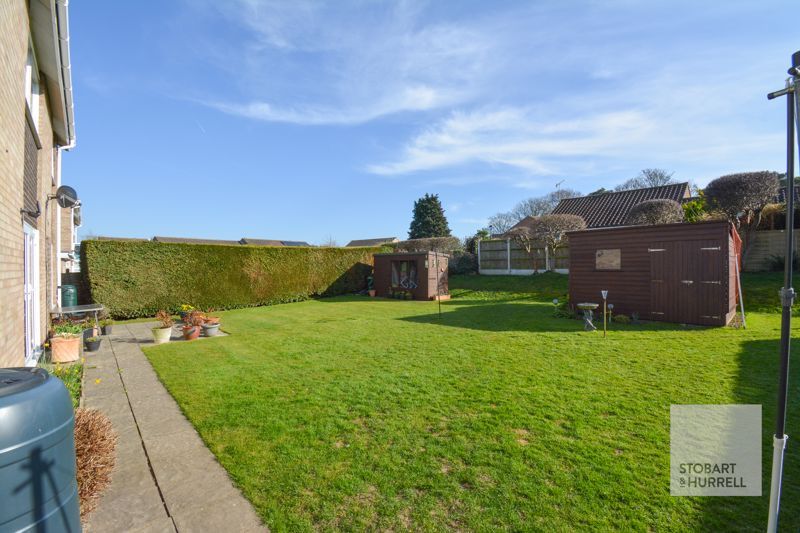 Property photo 2 of 19 Lawn Garden
