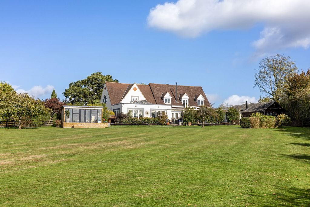 Property photo 1 of 32