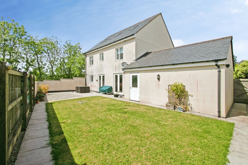 Property photo 3 of 16 Rear Garden