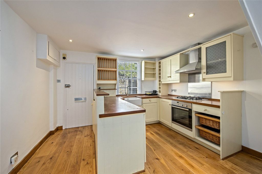 Property photo 2 of 14 Picture No. 02