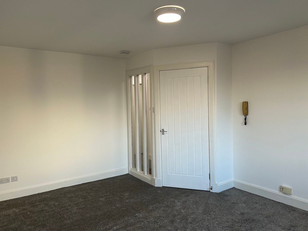 Property photo 3 of 8 Img_0045