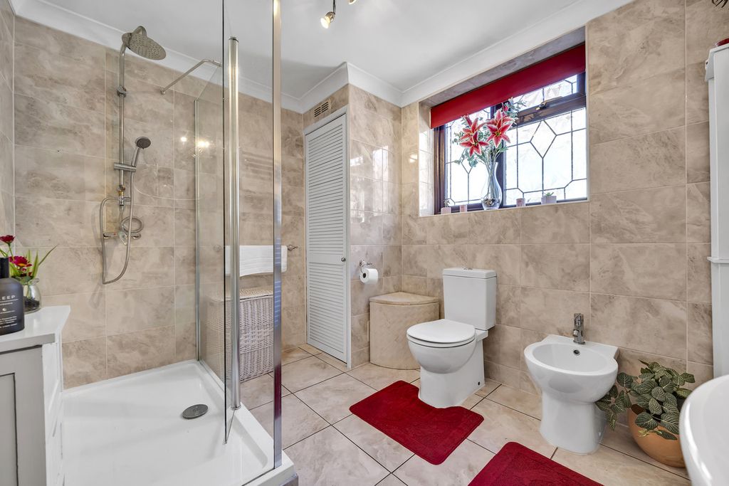 Property photo 3 of 23