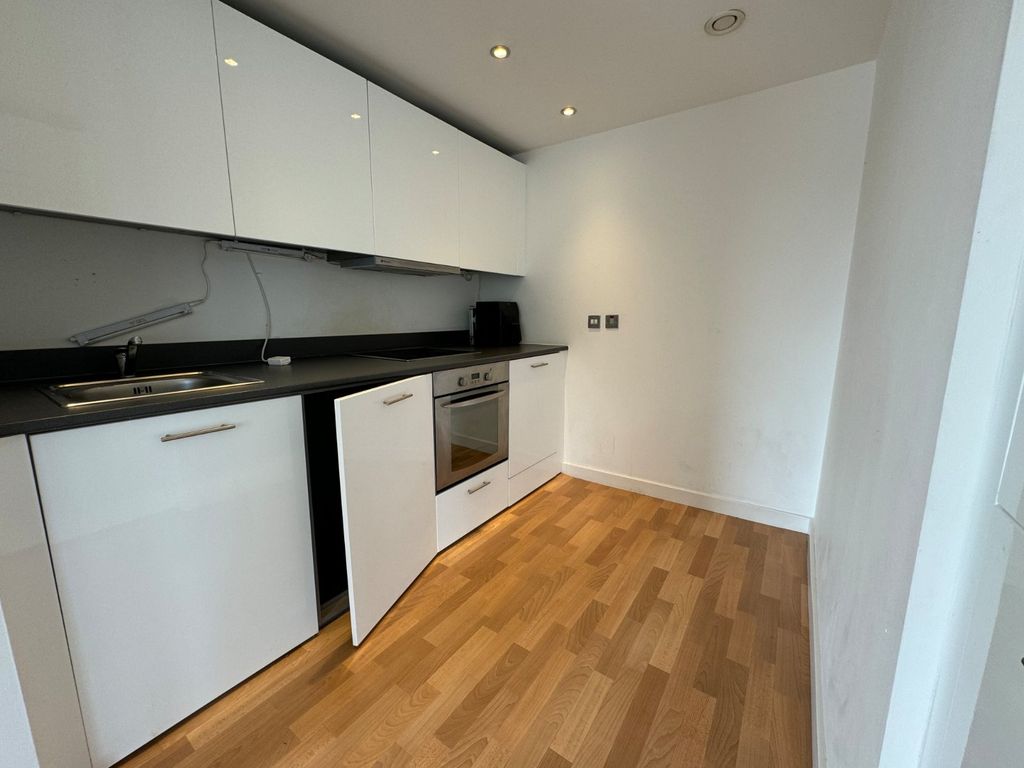 Property photo 2 of 5 Picture No. 15