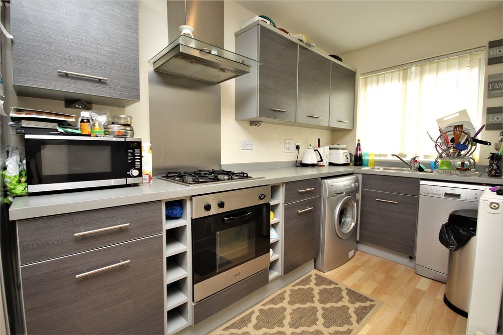 Property photo 2 of 7 Kitchen