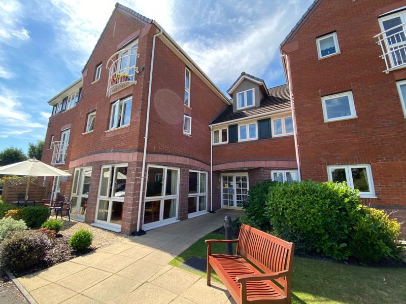 Property photo 1 of 16 Lovell Court Communal Entrance