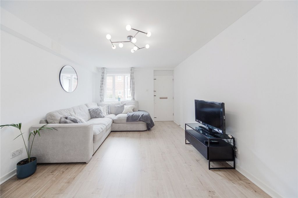 Property photo 3 of 12 Picture No. 11