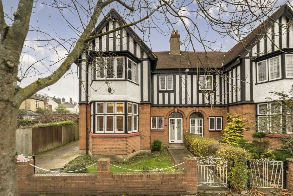 Property photo 1 of 8