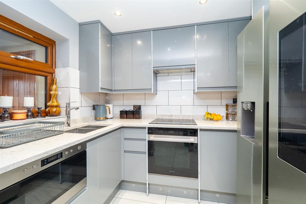 Property photo 2 of 11 Rw_007.Jpg