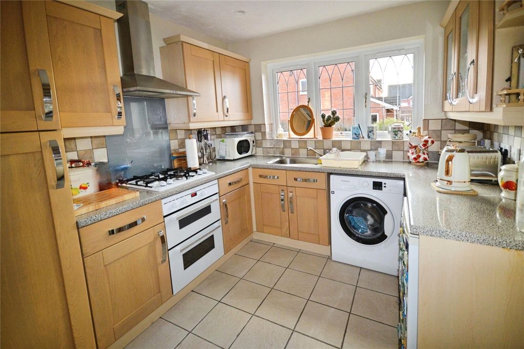 Property photo 2 of 15 Kitchen