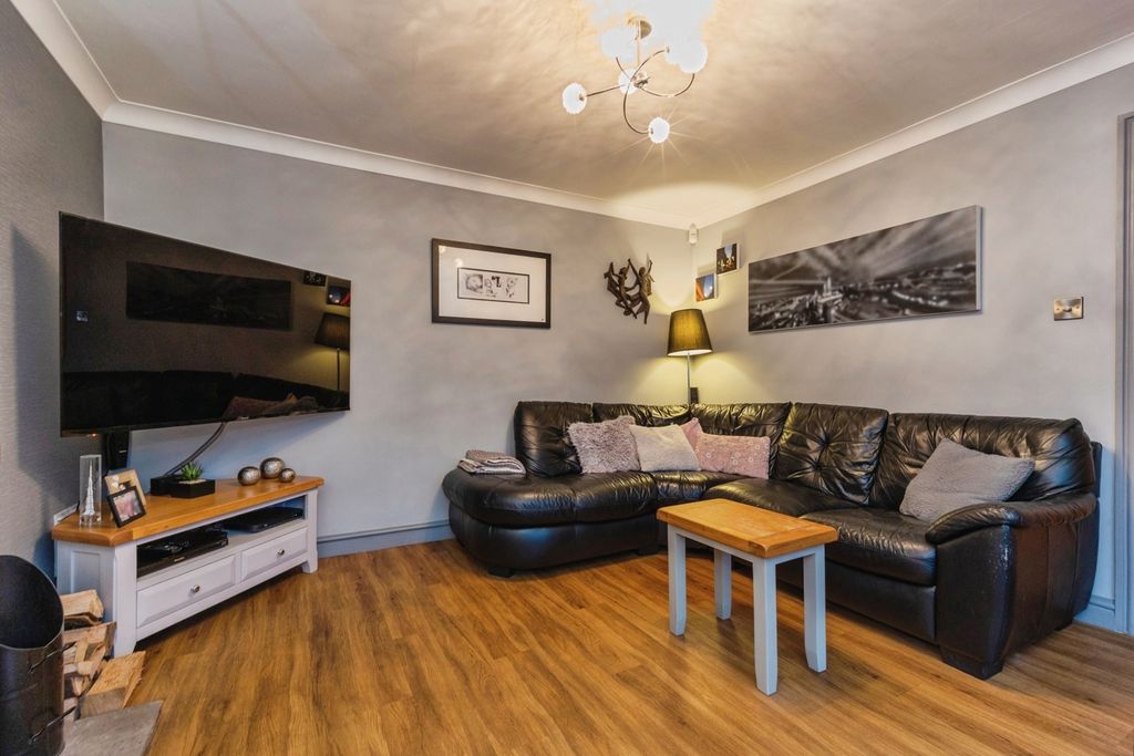 Property photo 2 of 37 Pbox-Img.Jpg